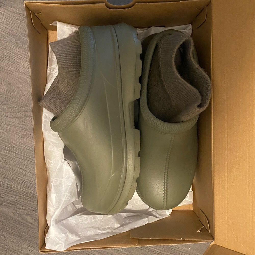 Brand new Ugg Tasman rain boots